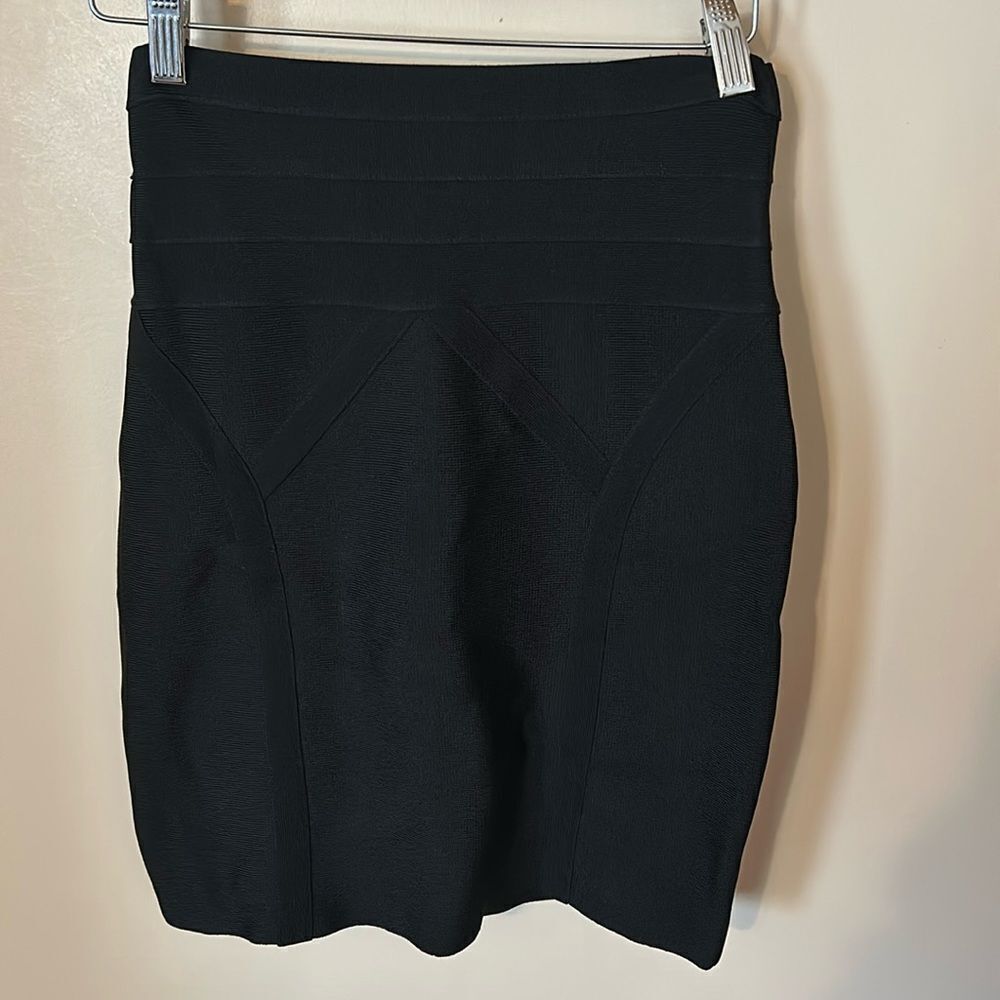 Bebe Fitted Bodycon Mini Skirt Black Zip Up Back Size M
